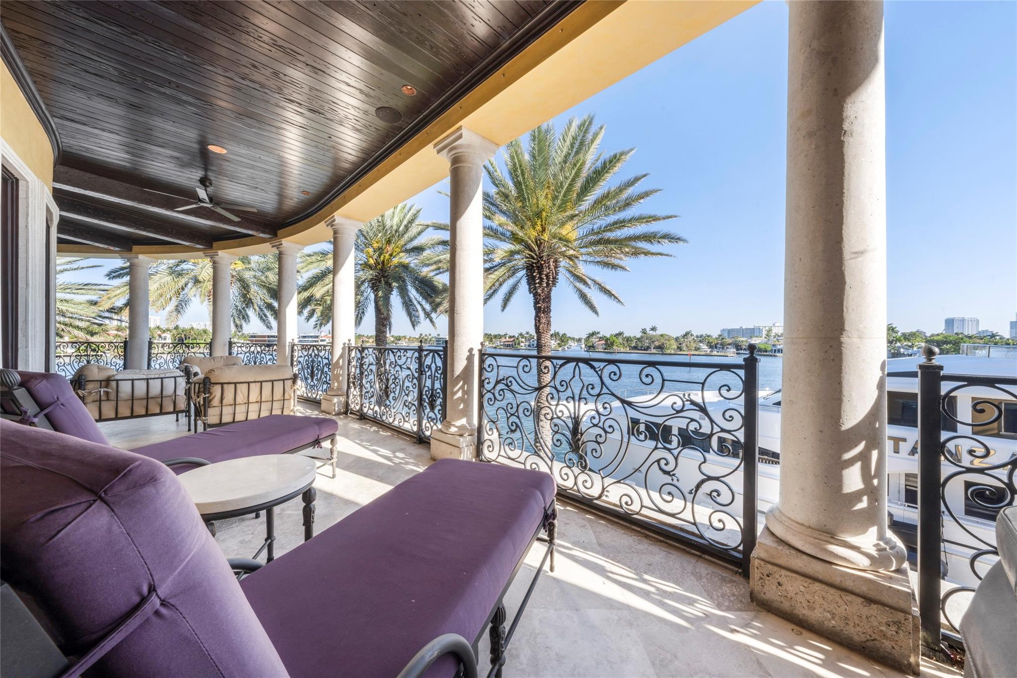 1 Isla Bahia Dr