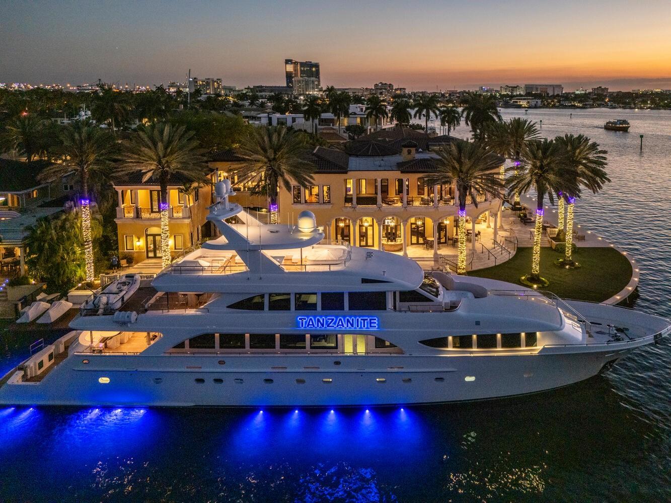 1 Isla Bahia Dr