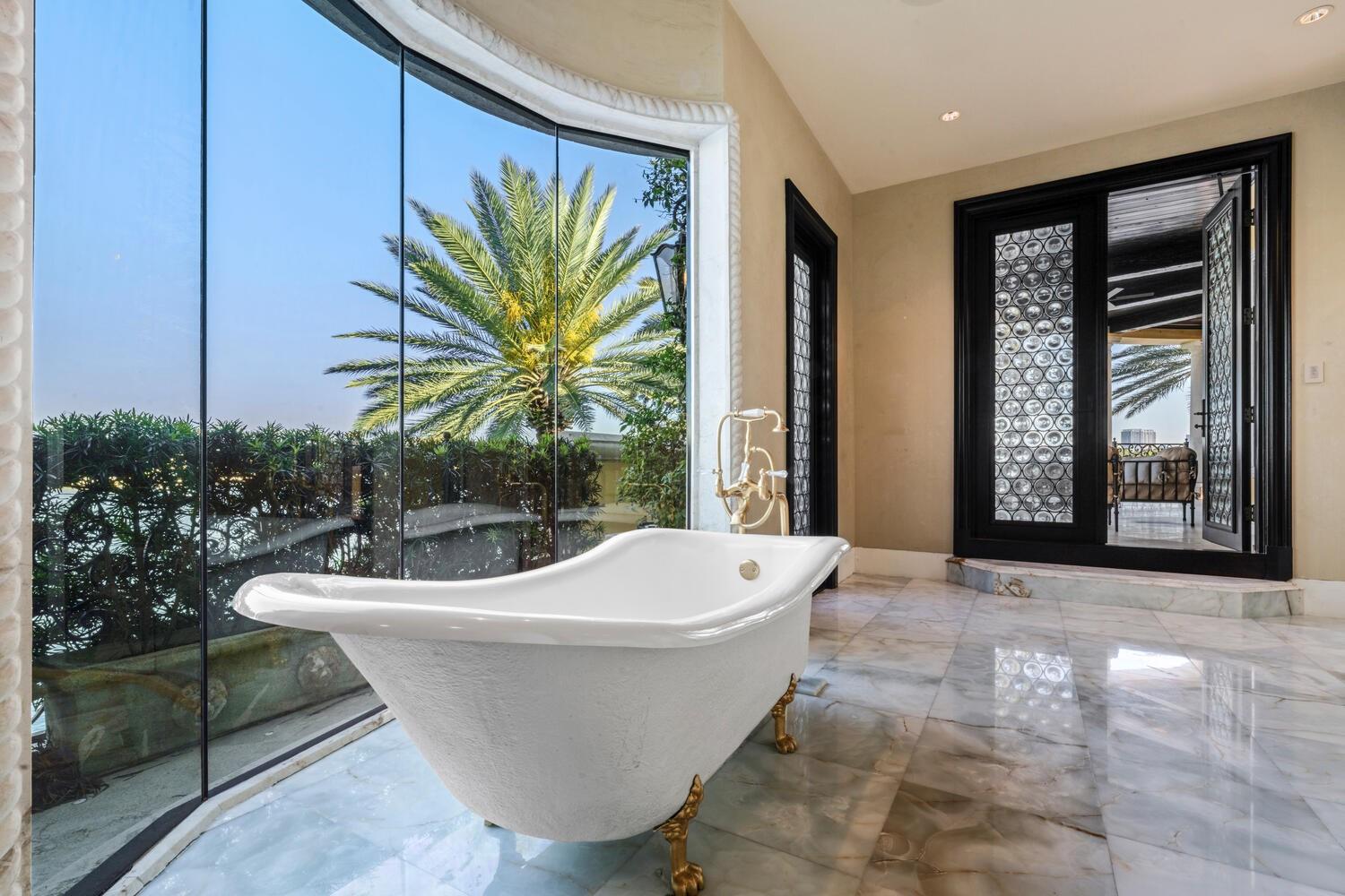 1 Isla Bahia Dr