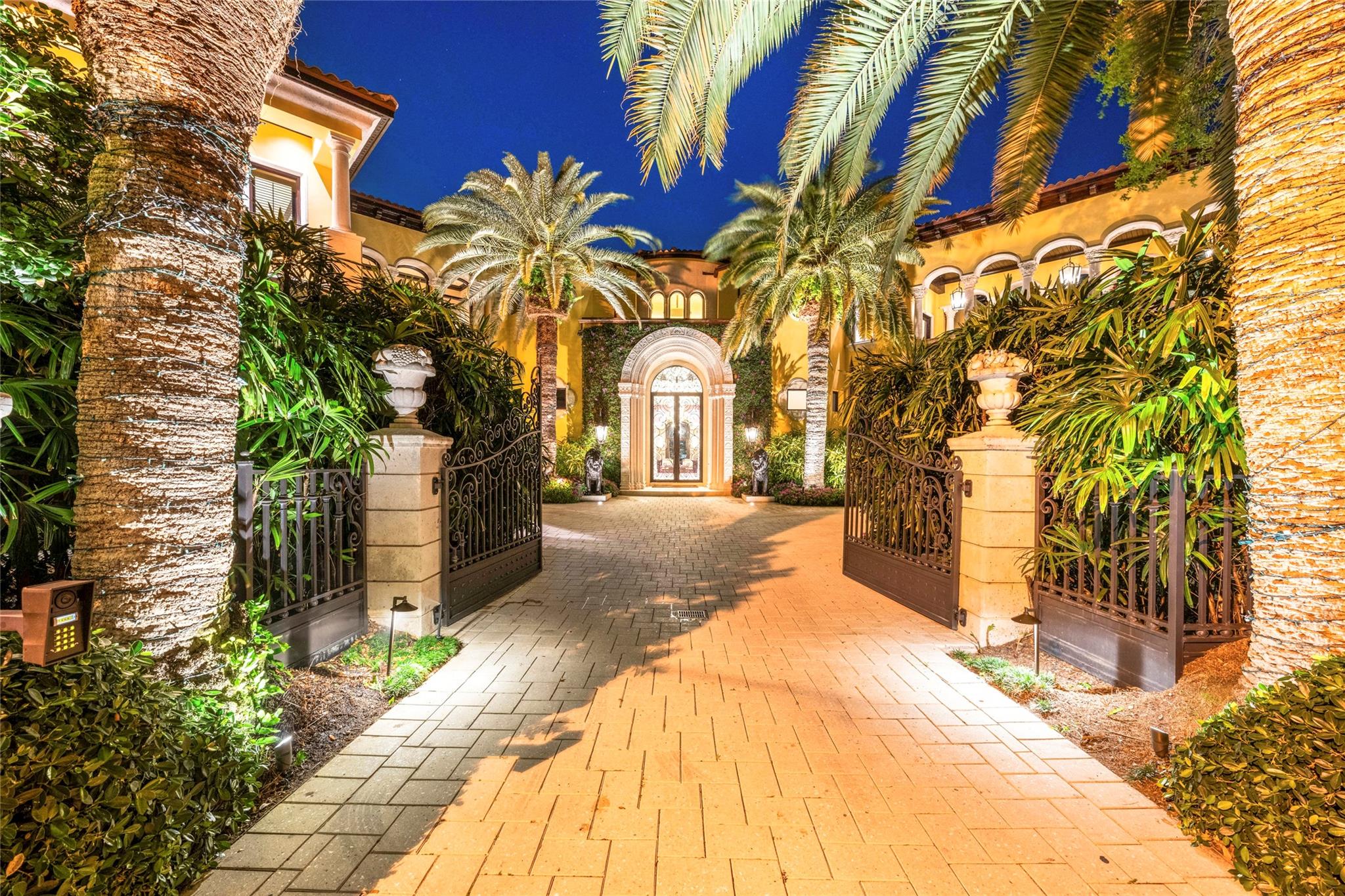 1 Isla Bahia Dr