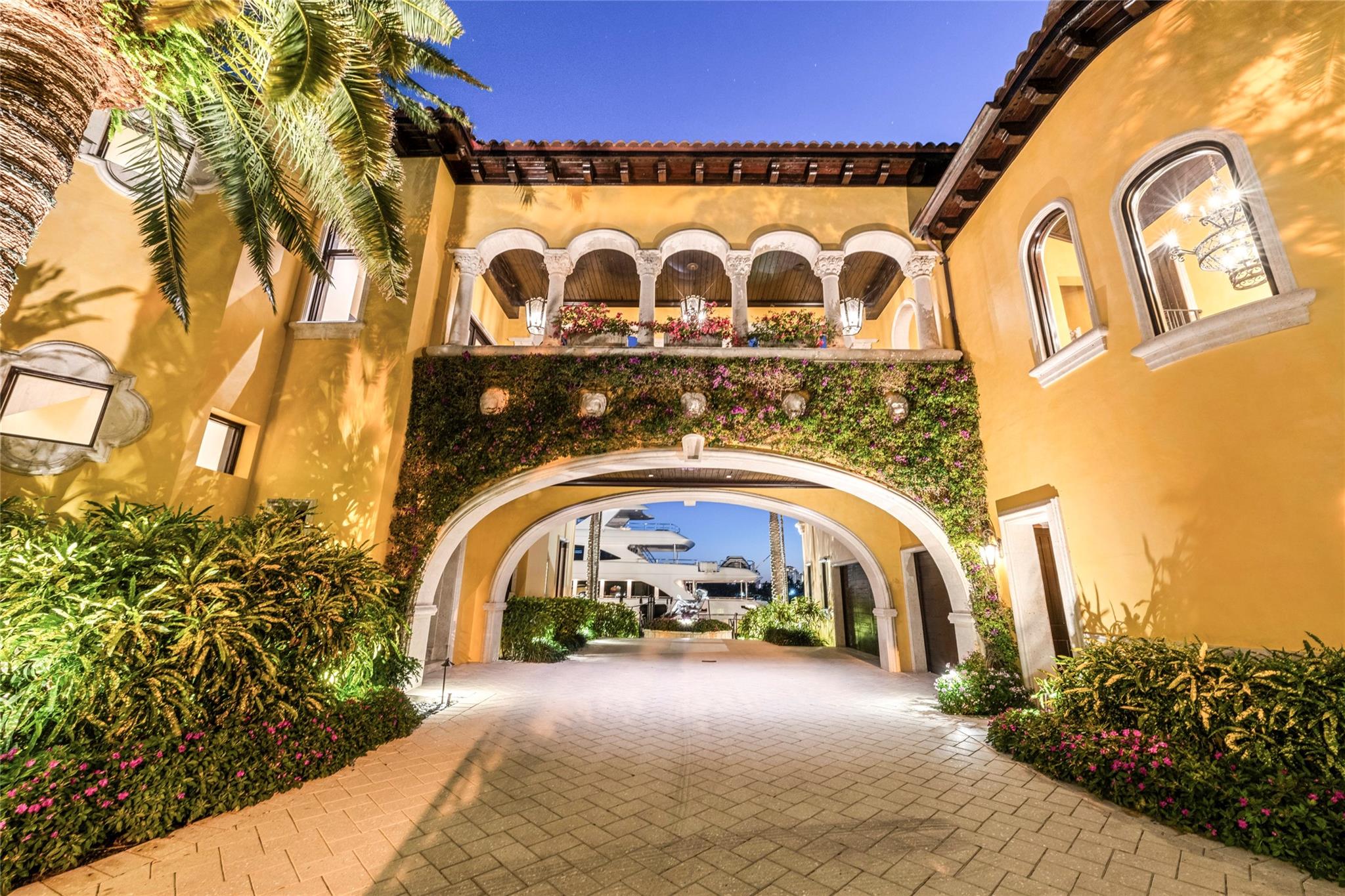 1 Isla Bahia Dr