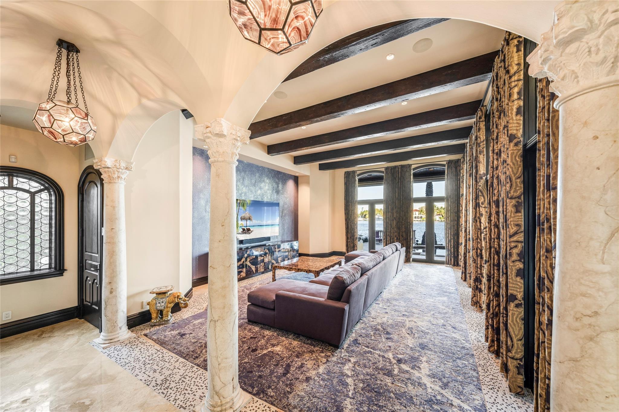1 Isla Bahia Dr