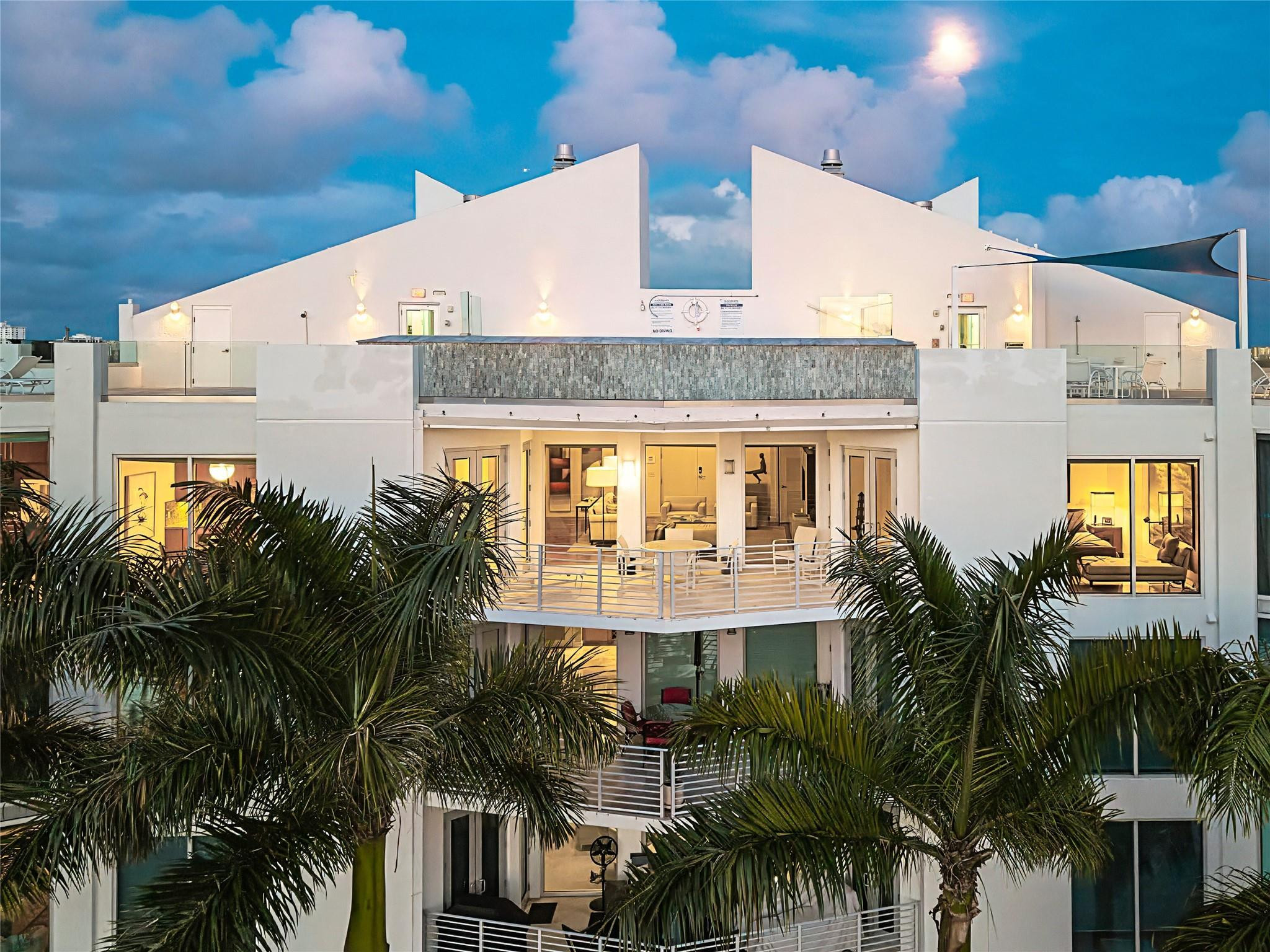 301 Hendricks Isle, PH10