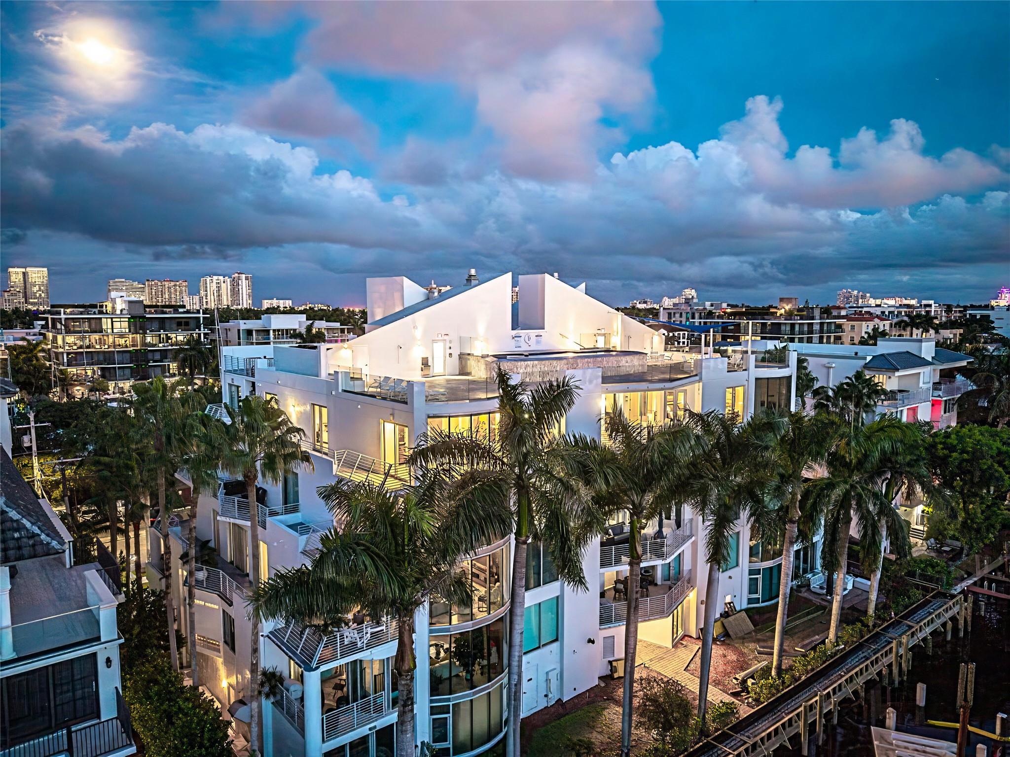 301 Hendricks Isle, PH10