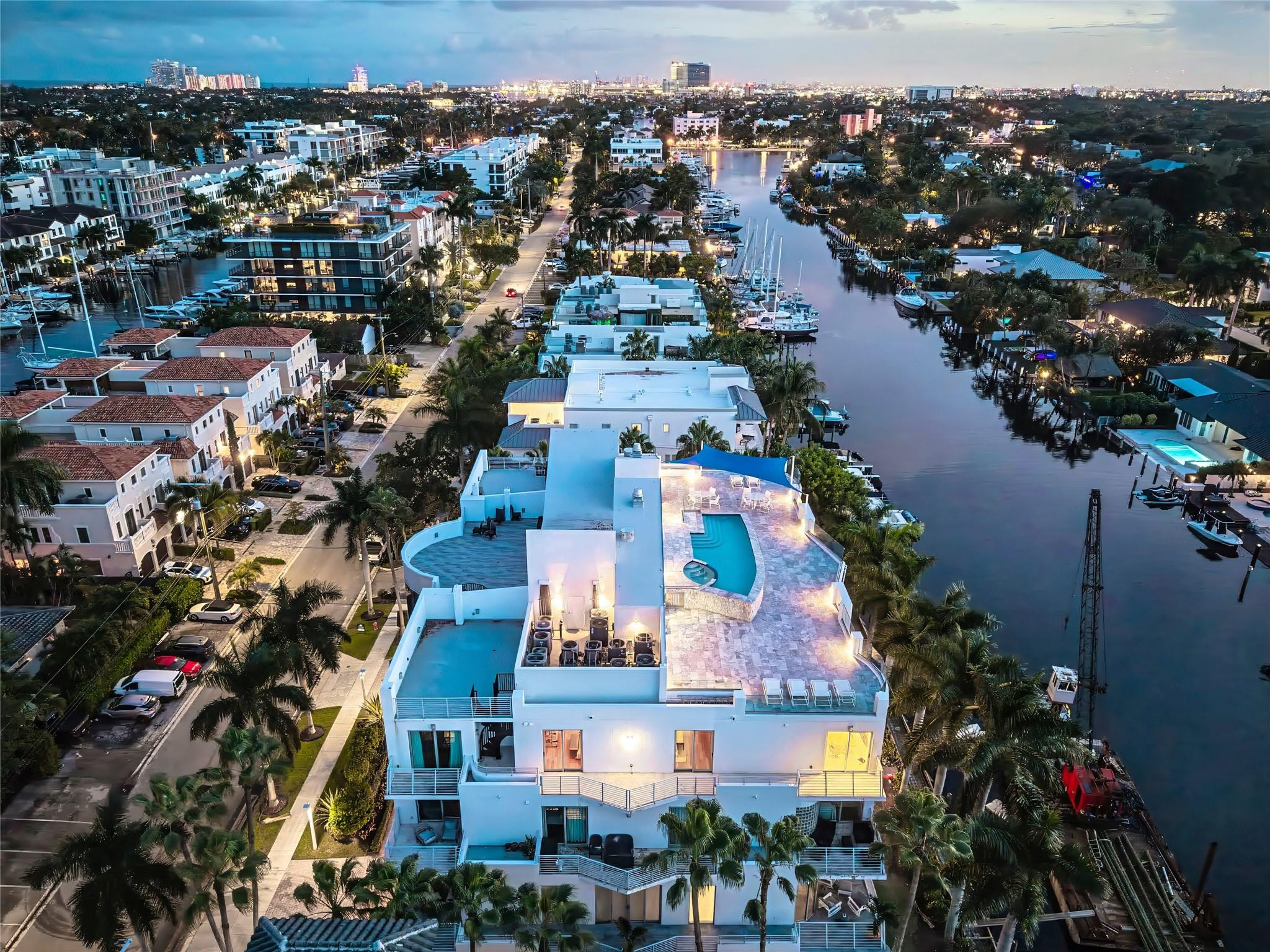 301 Hendricks Isle, PH10