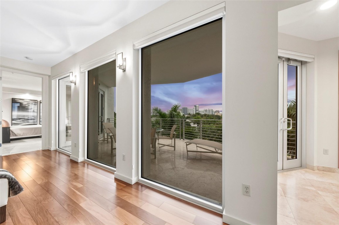 301 Hendricks Isle, PH10