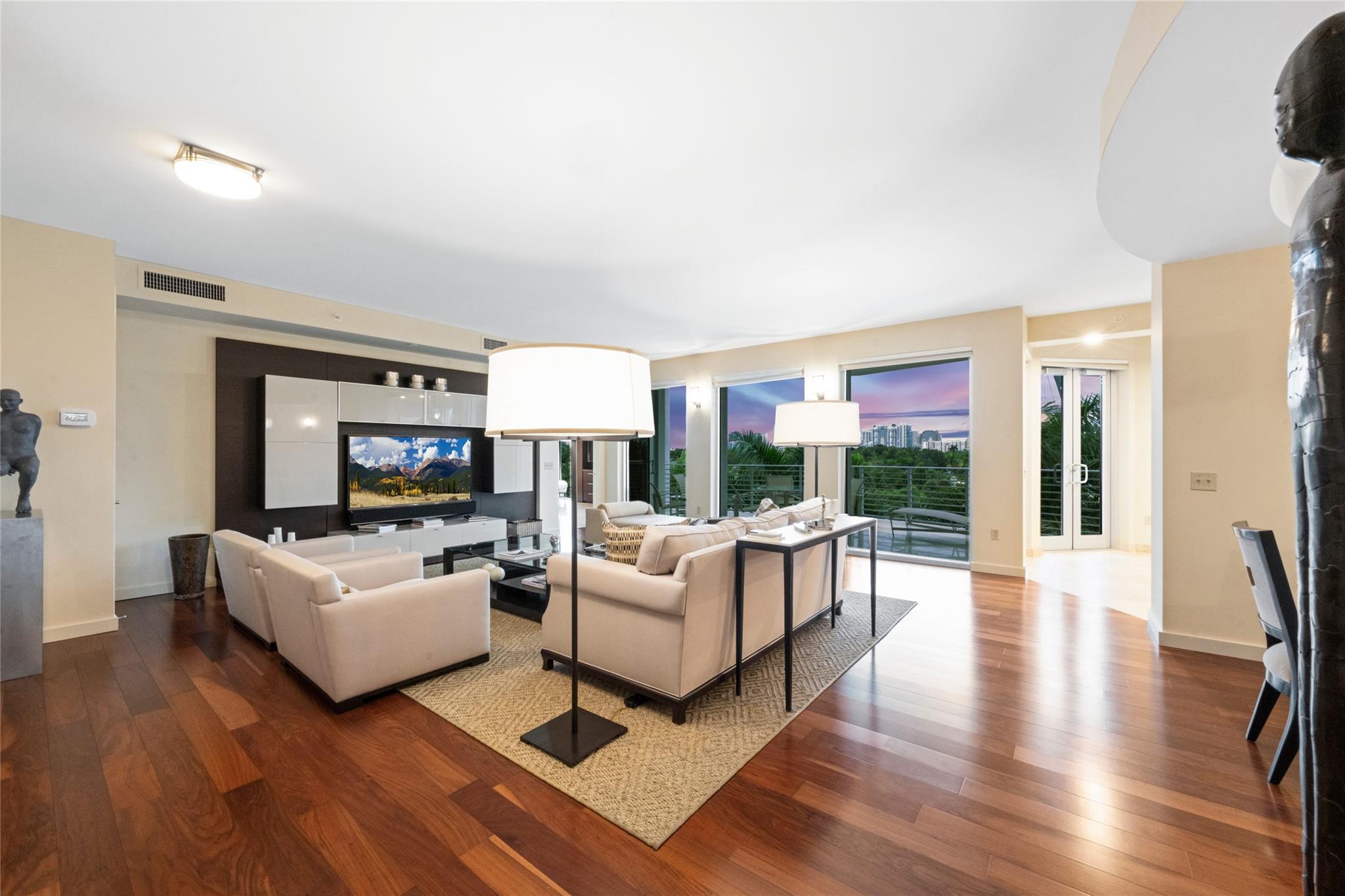 301 Hendricks Isle, PH10