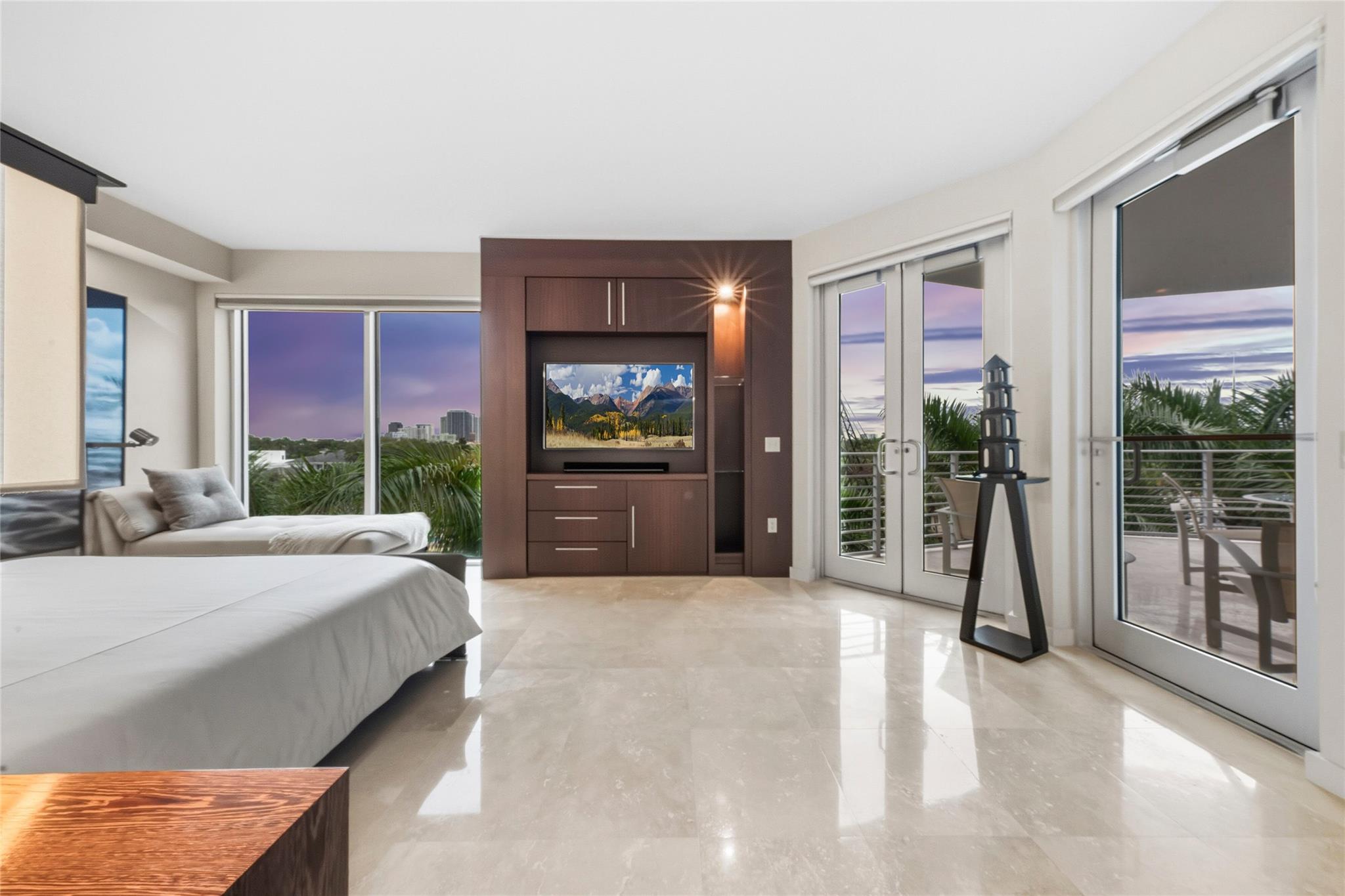 301 Hendricks Isle 10