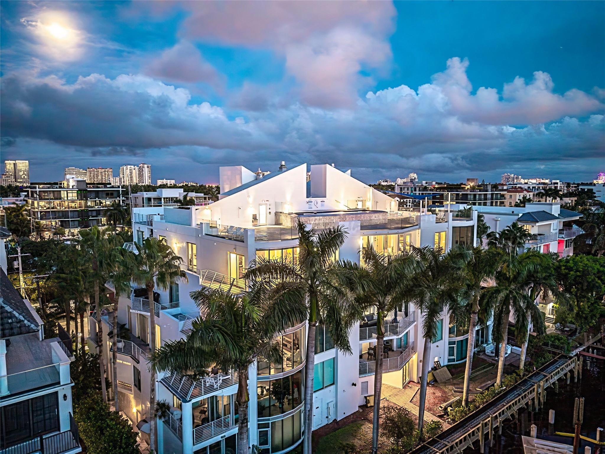 301 Hendricks Isle, PH10