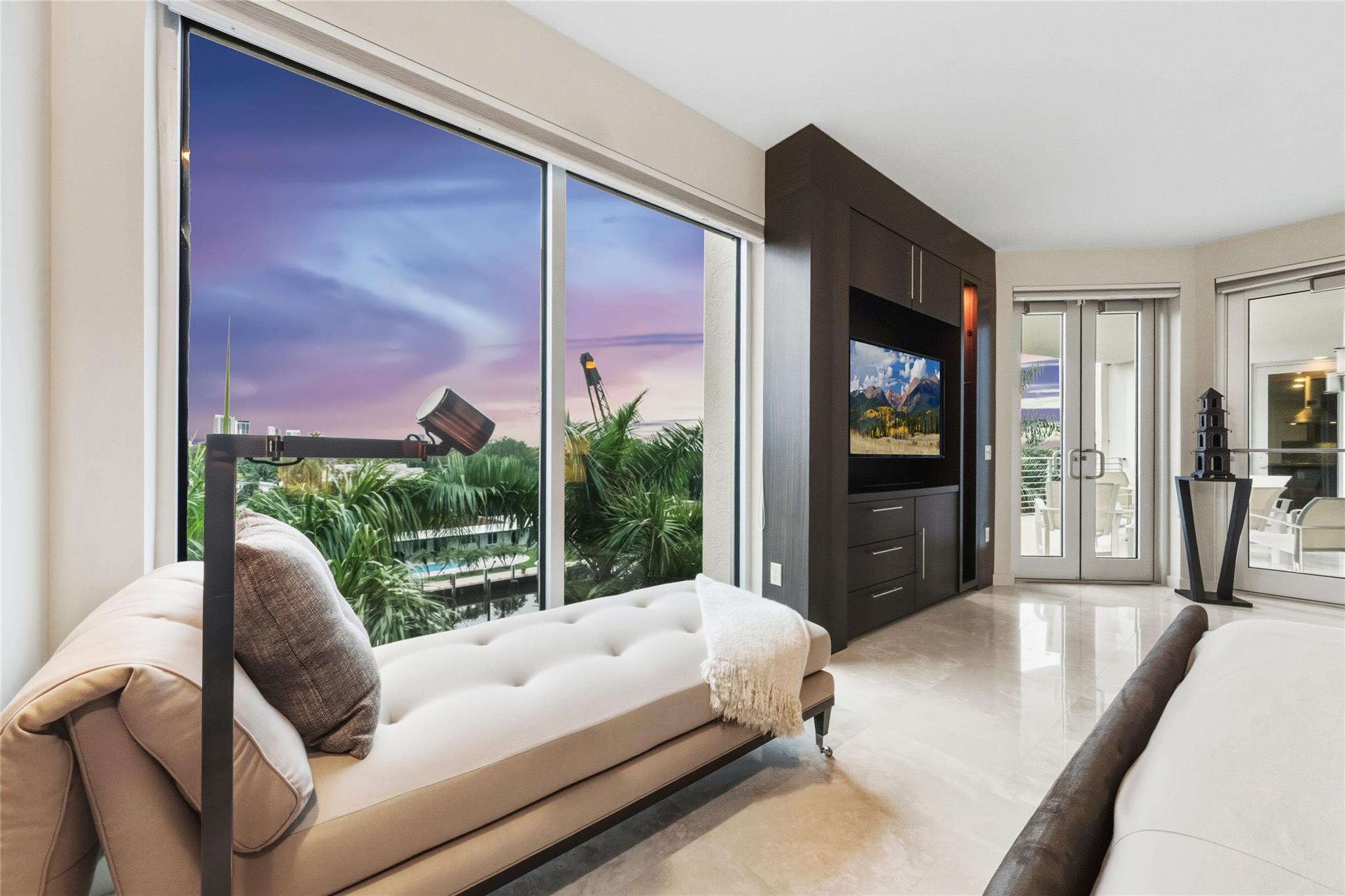 301 Hendricks Isle, PH10