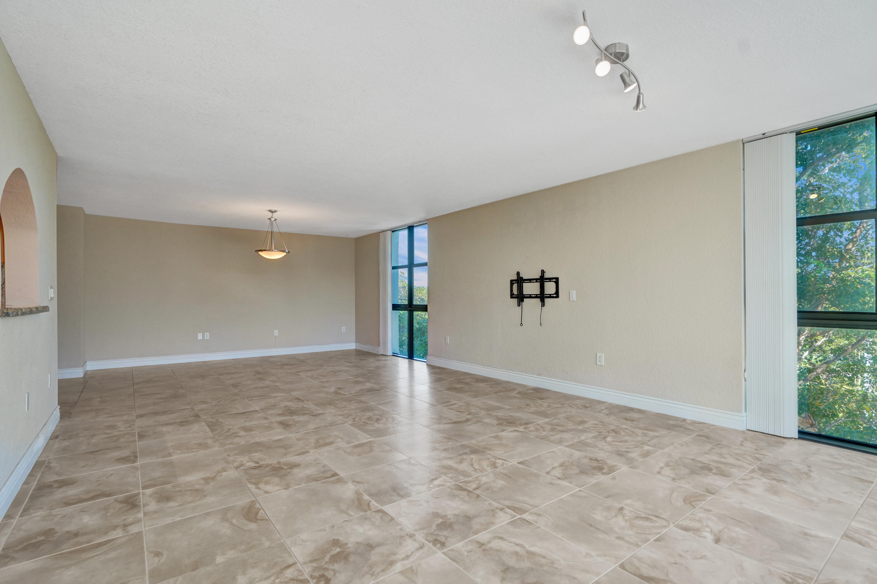 1201 River Reach Drive 404