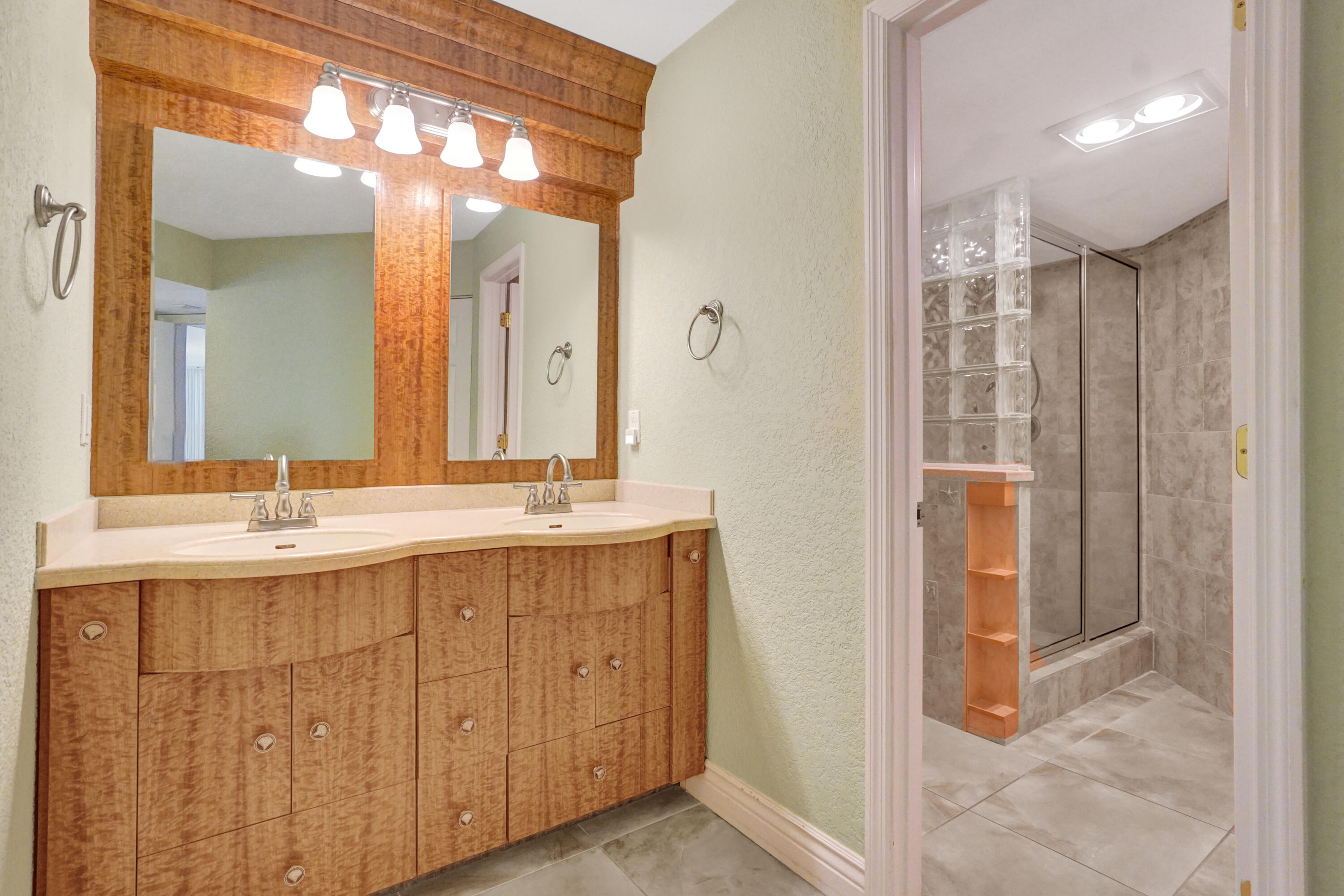 1201 River Reach Drive 404