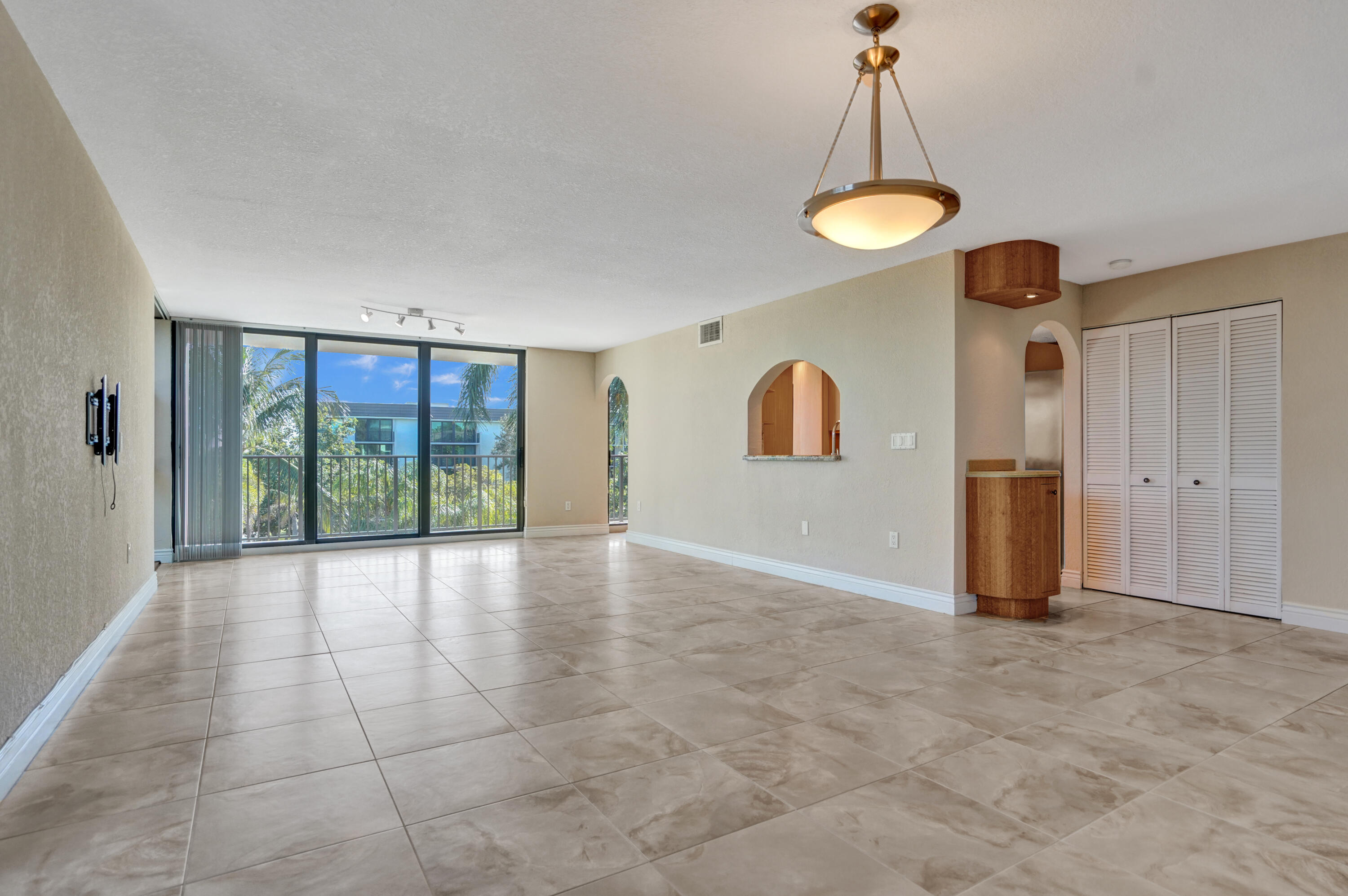 1201 River Reach Drive 404