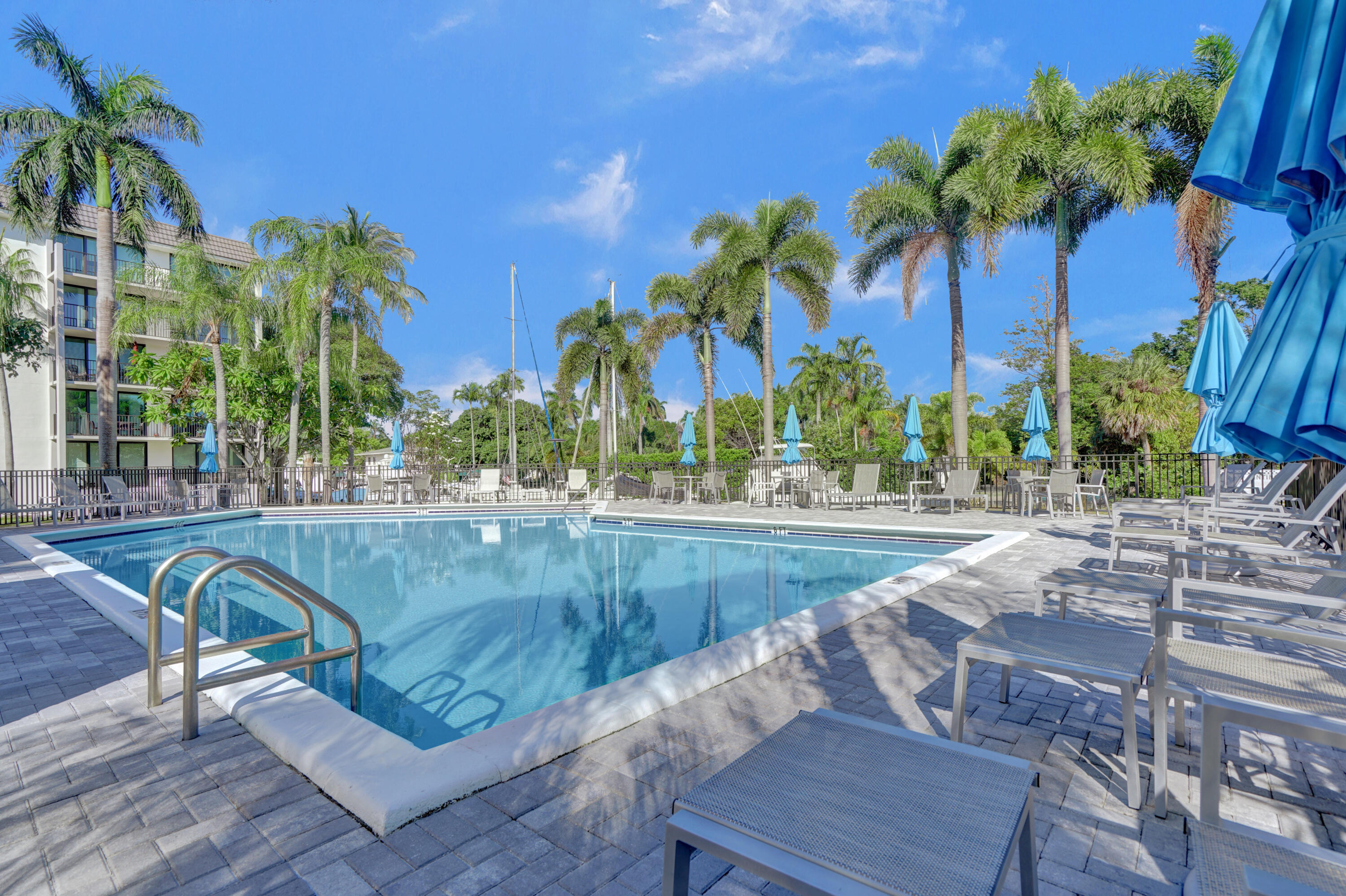 1201 River Reach Drive 404