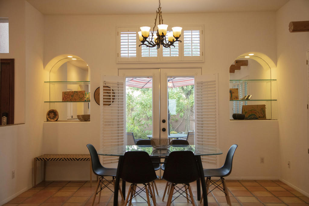 53785 Avenida Madero