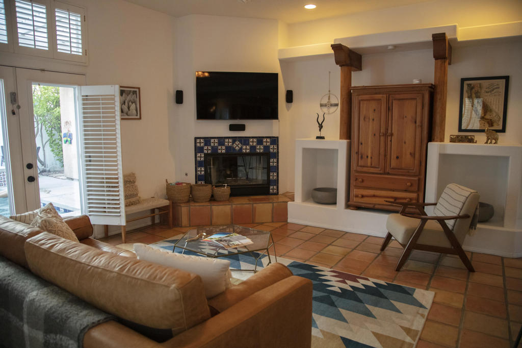 53785 Avenida Madero