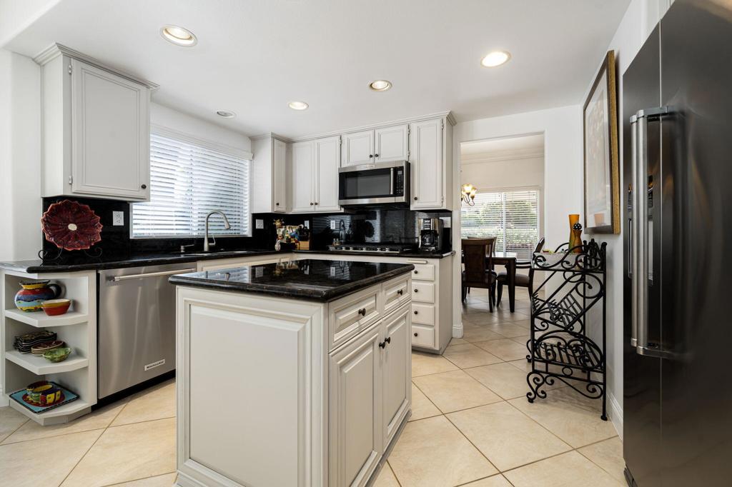 48611 Vista Tierra