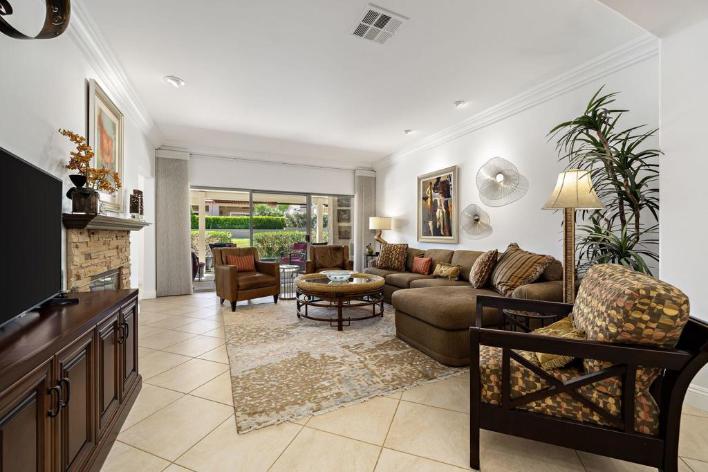 48611 Vista Tierra