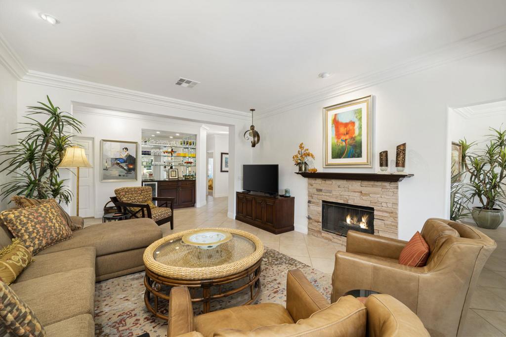 48611 Vista Tierra
