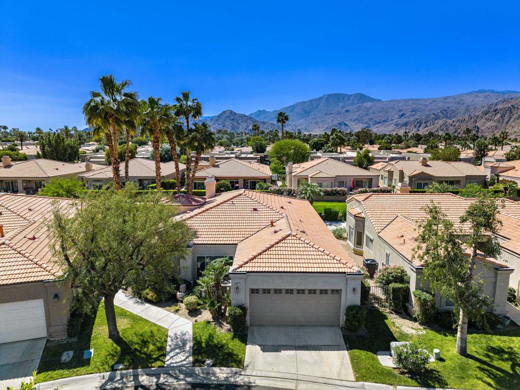 48611 Vista Tierra