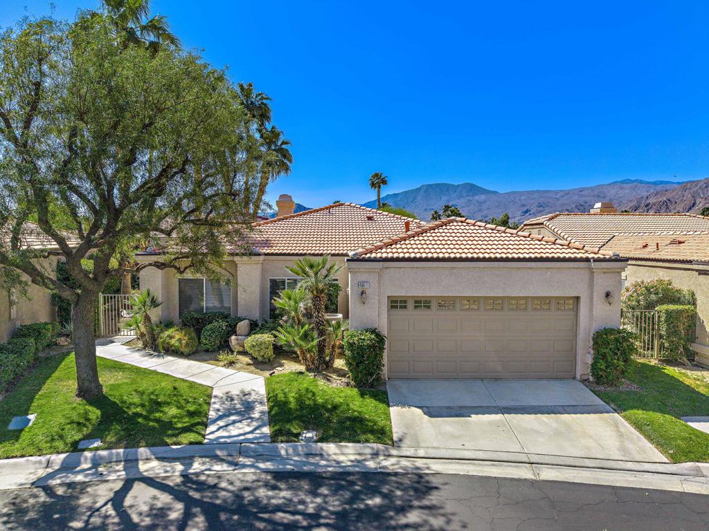48611 Vista Tierra