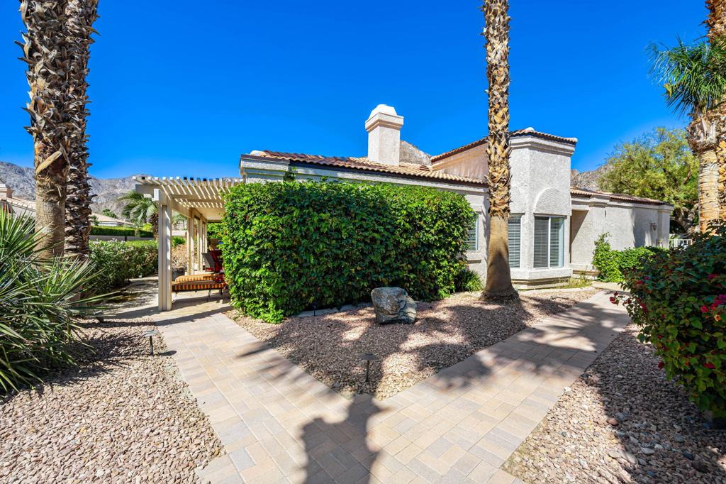 48611 Vista Tierra