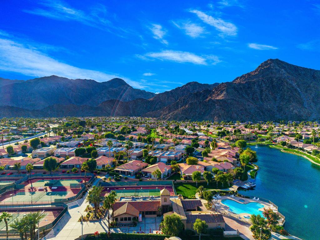 48611 Vista Tierra