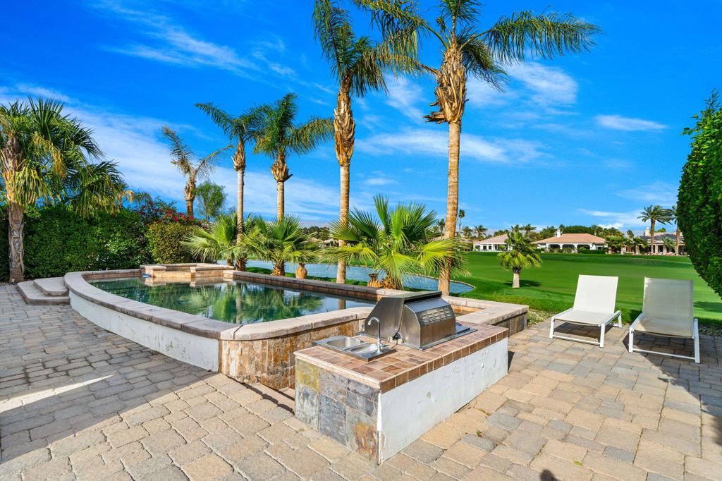 50520 Los Verdes Way