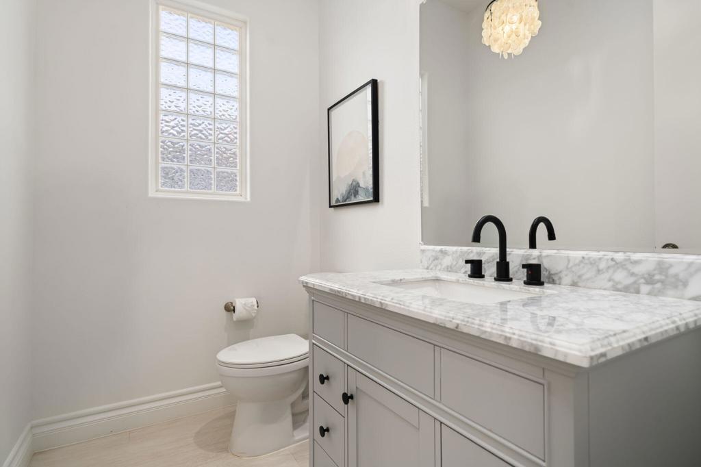 50520 Los Verdes Way