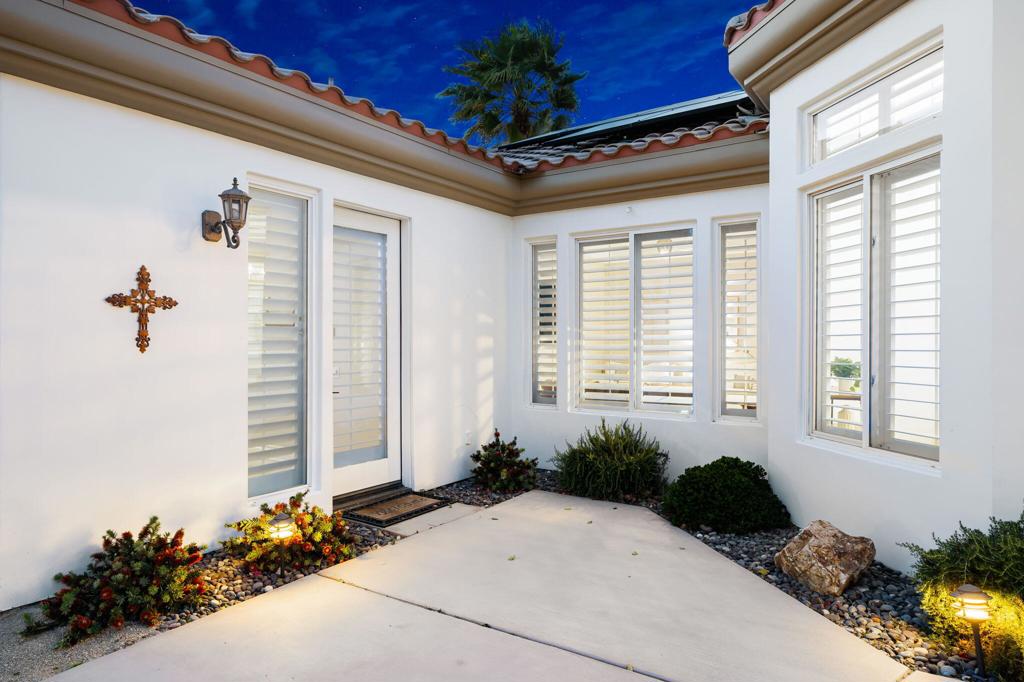 50520 Los Verdes Way