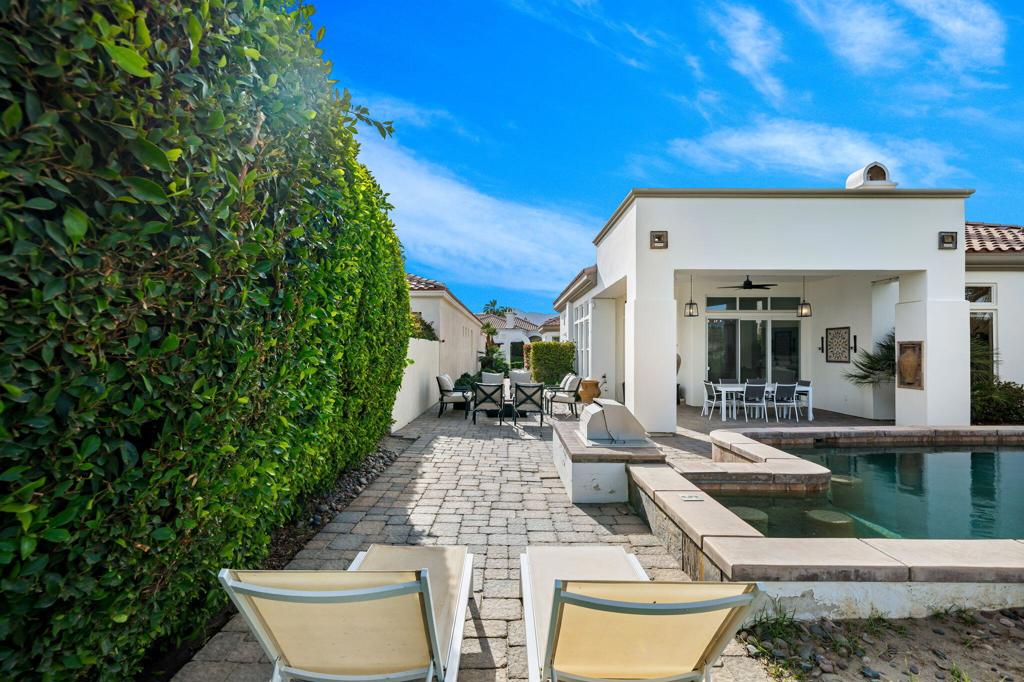 50520 Los Verdes Way