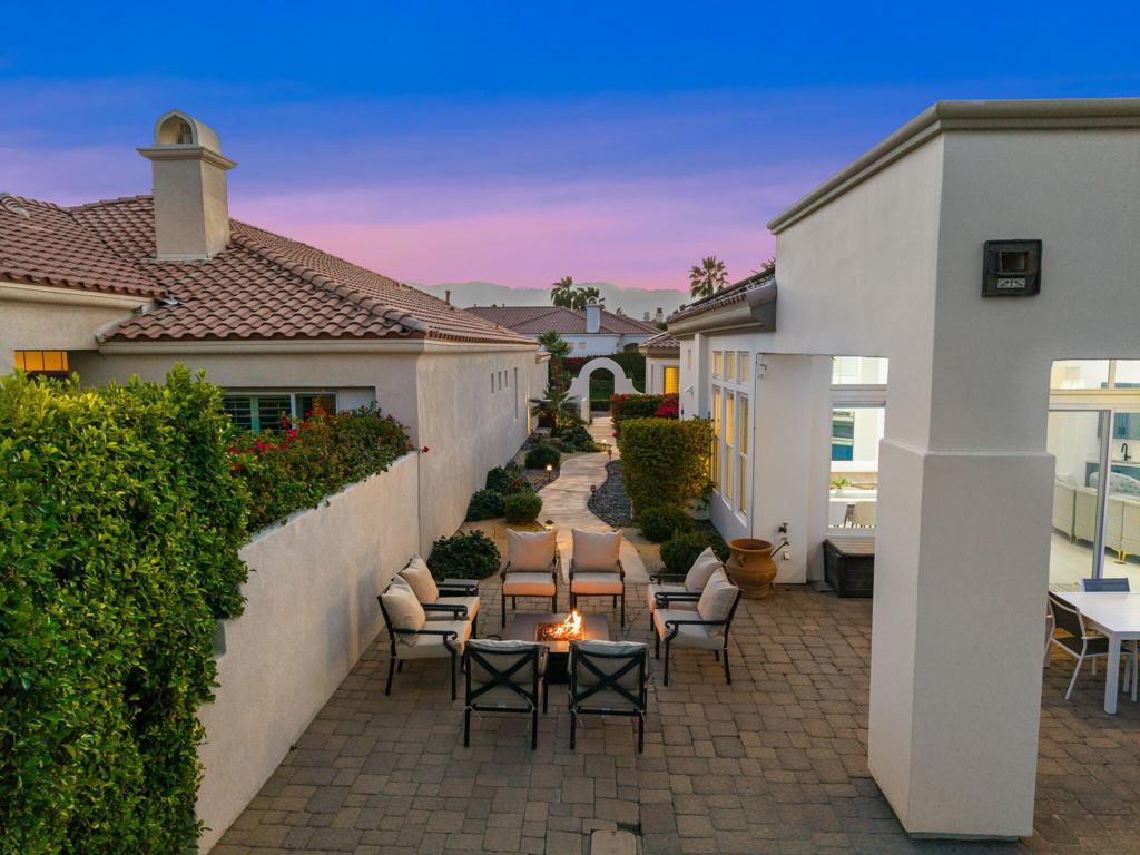 50520 Los Verdes Way