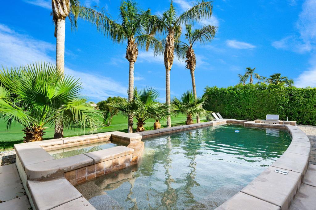 50520 Los Verdes Way