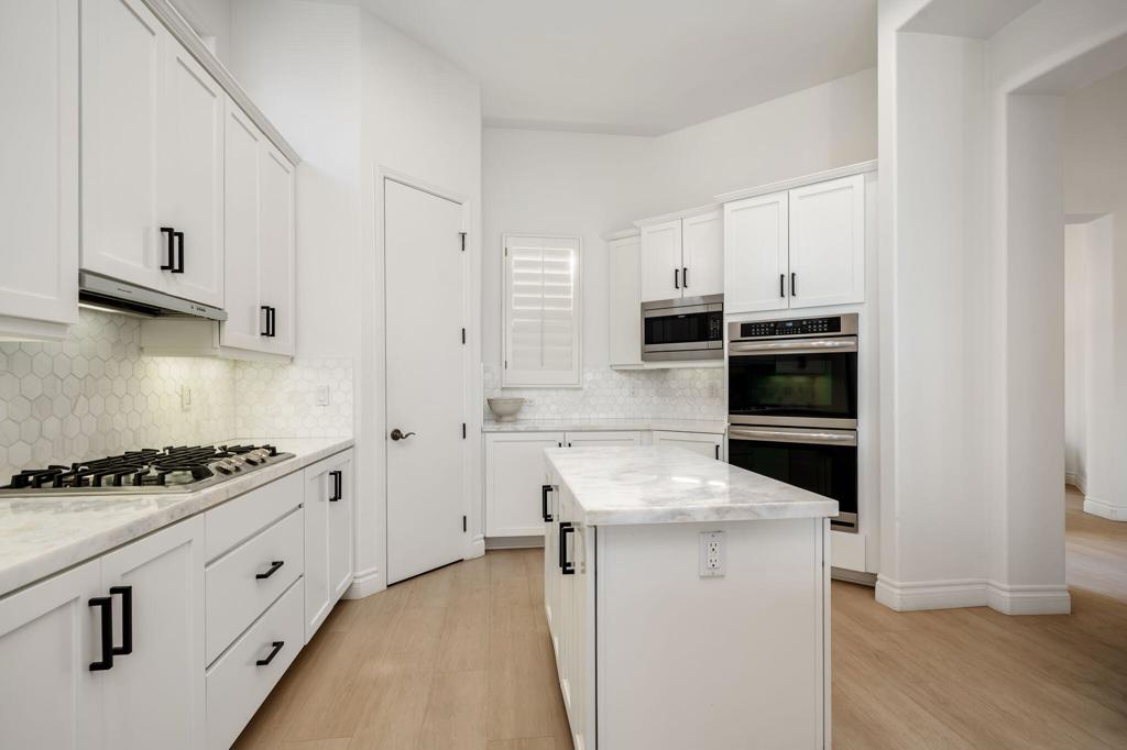 50520 Los Verdes Way