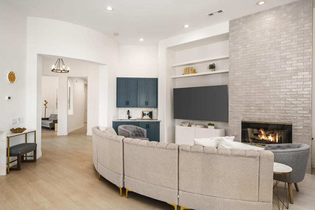 50520 Los Verdes Way