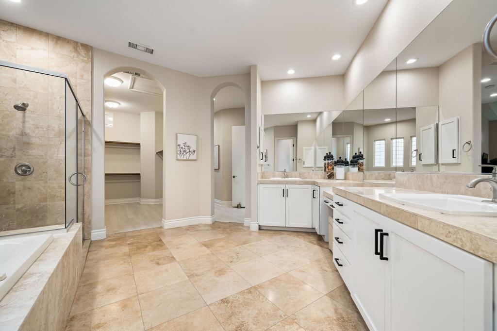 50520 Los Verdes Way