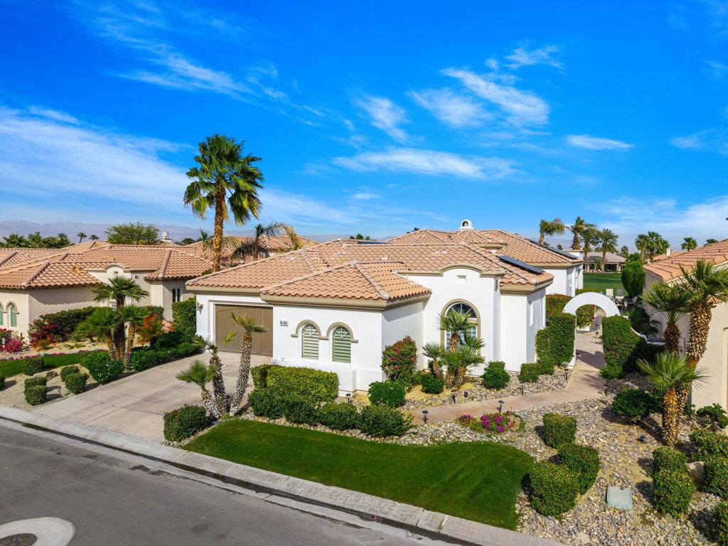 50520 Los Verdes Way