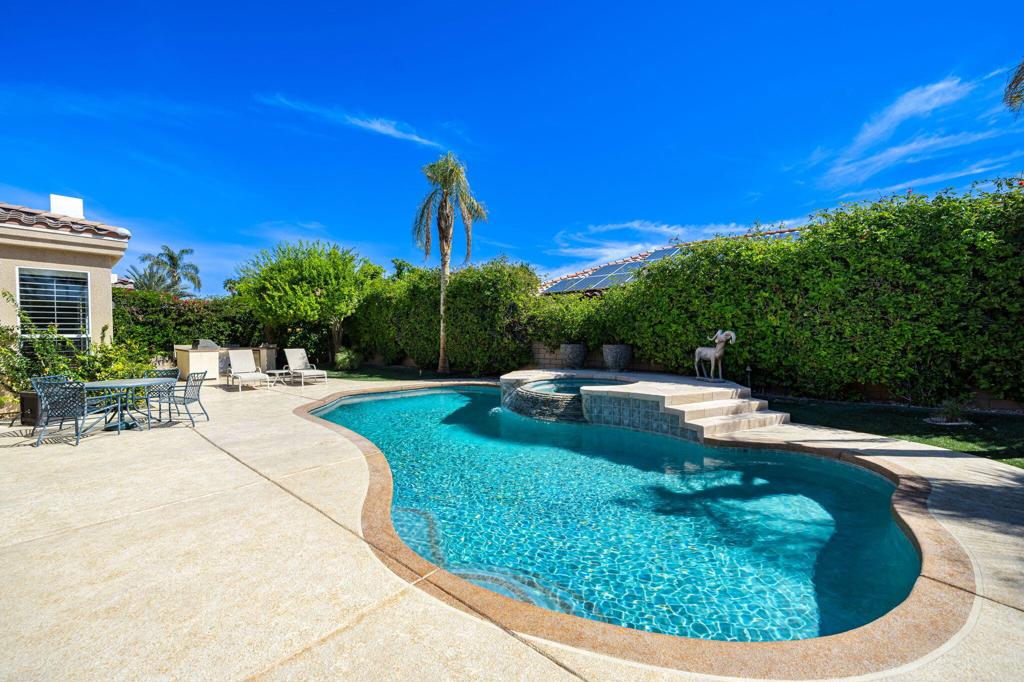4 Hillcrest Drive
