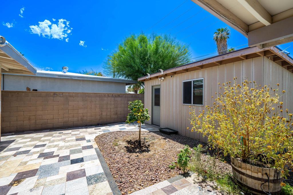 74561 Merle Drive