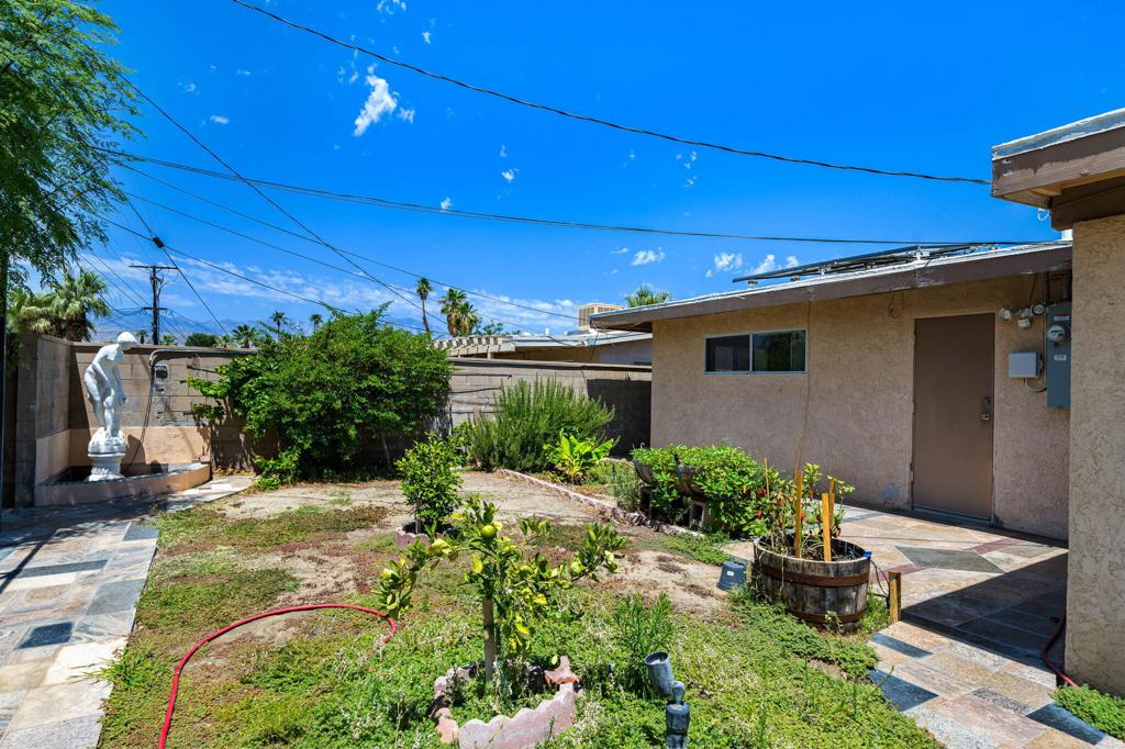 74561 Merle Drive