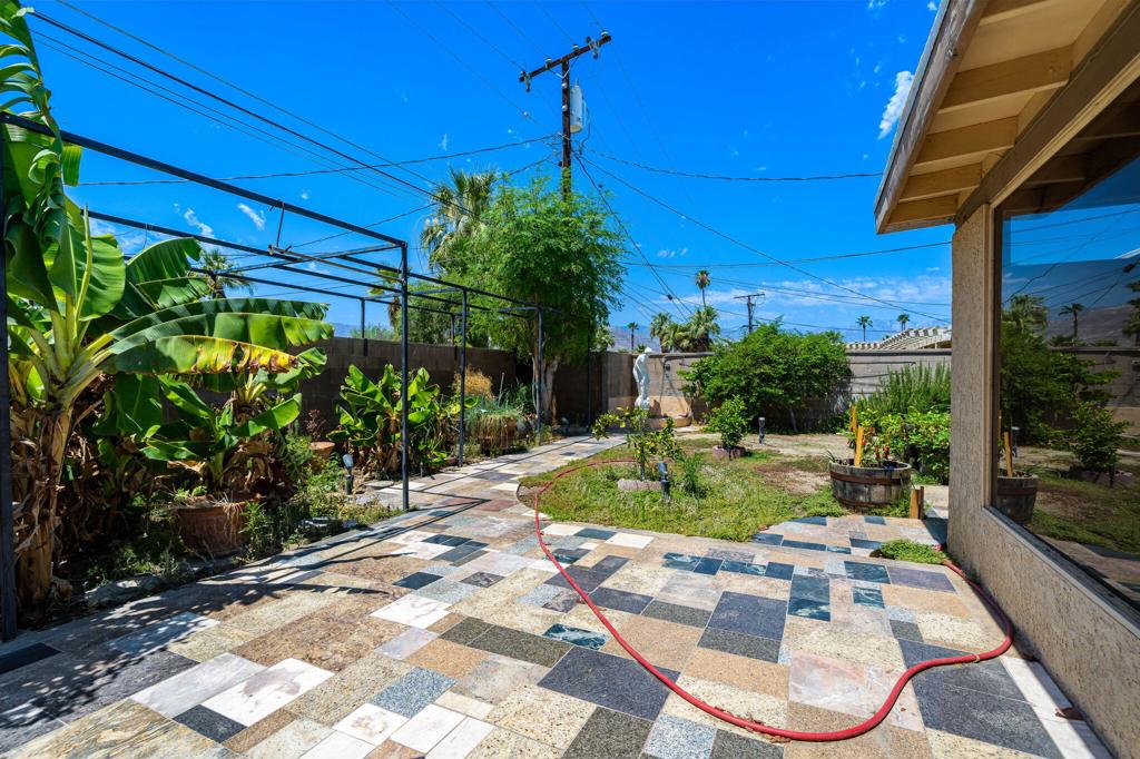 74561 Merle Drive