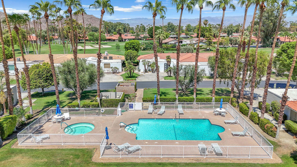 78159 Lago Drive