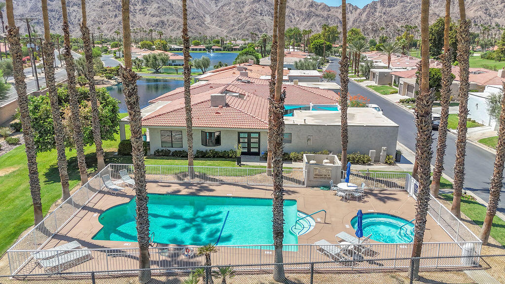 78159 Lago Drive