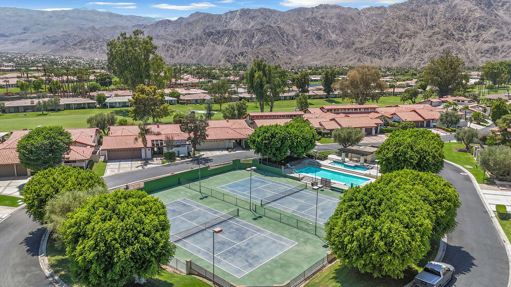 78159 Lago Drive