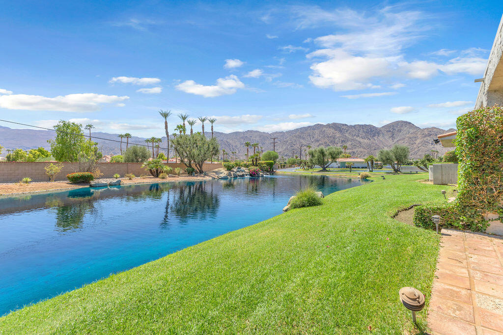 78159 Lago Drive