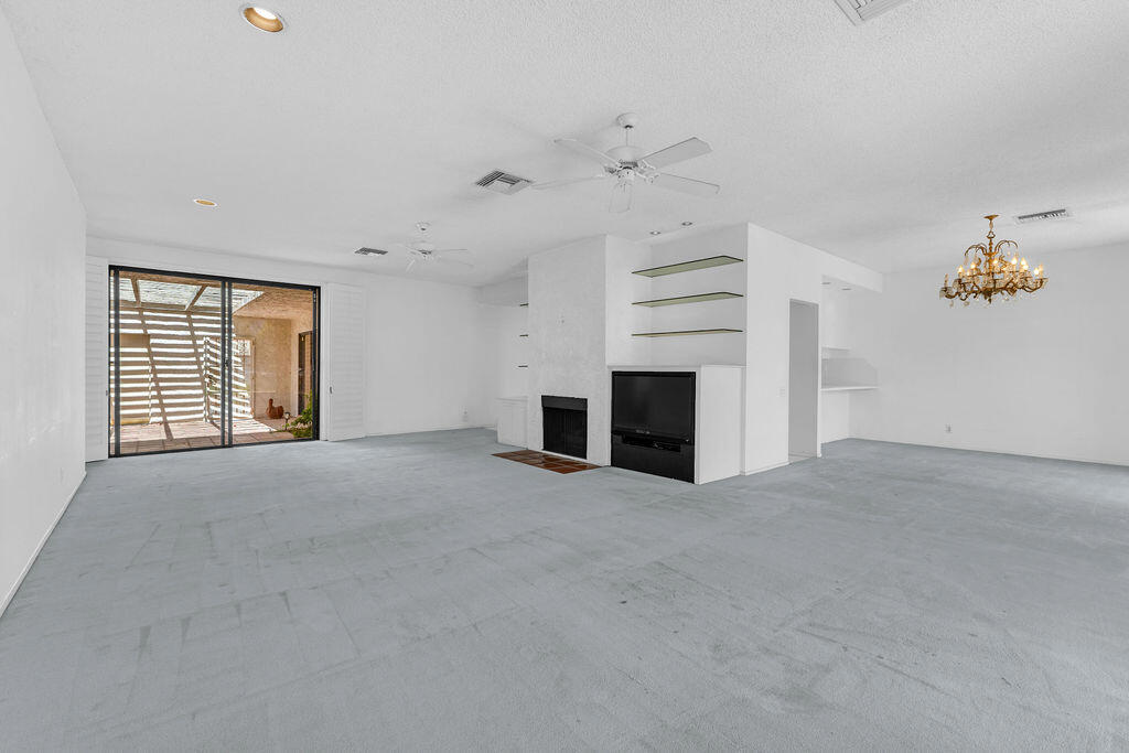 78159 Lago Drive