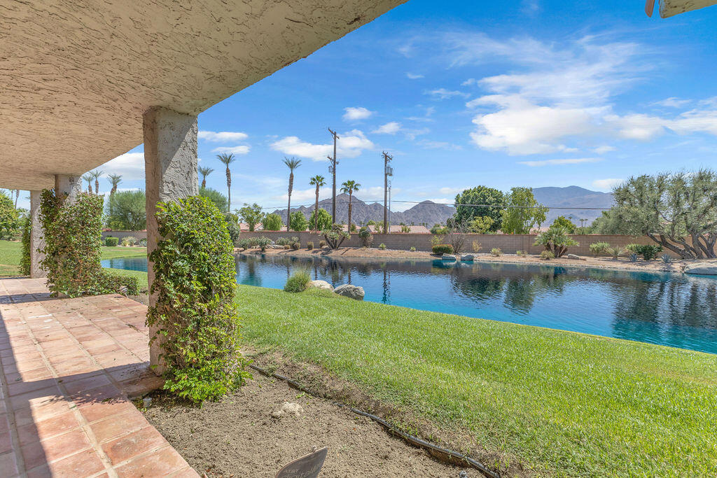 78159 Lago Drive