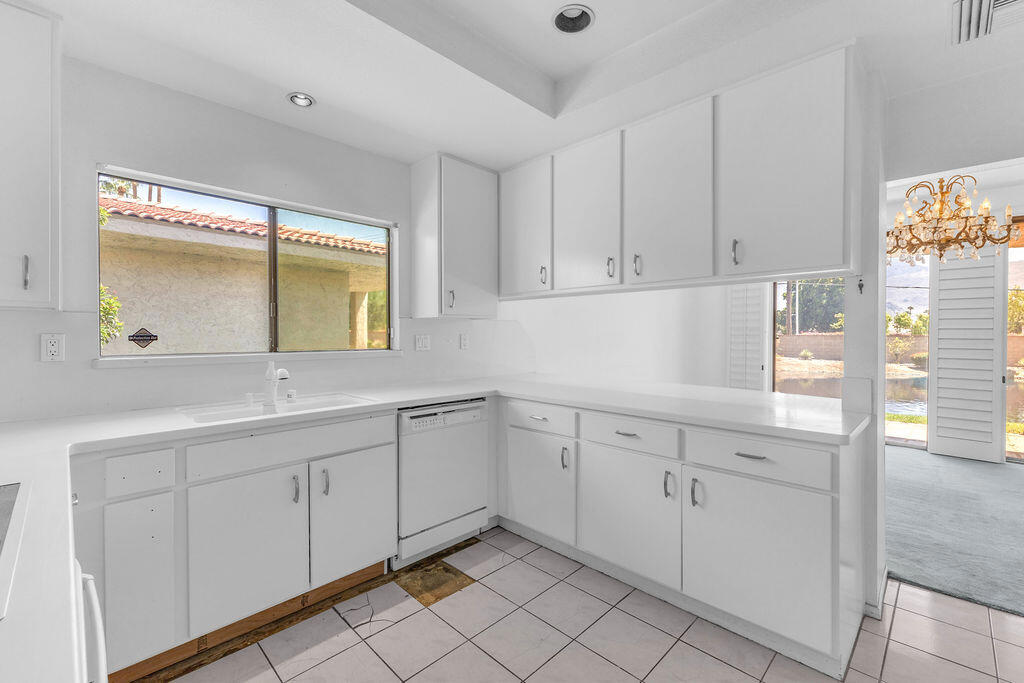78159 Lago Drive