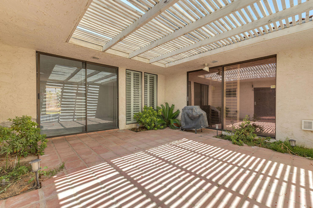 78159 Lago Drive