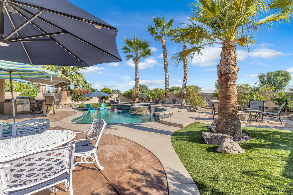 81323 Avenida Colonias